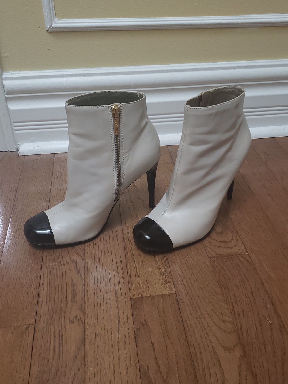 New Guess by Marciano Cream Ankle Booties with Black Toe And Gold Zipper